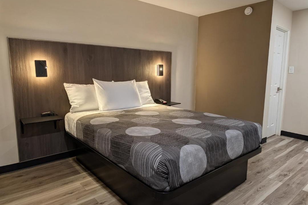 Photo of Bedroom in Chicago Heights