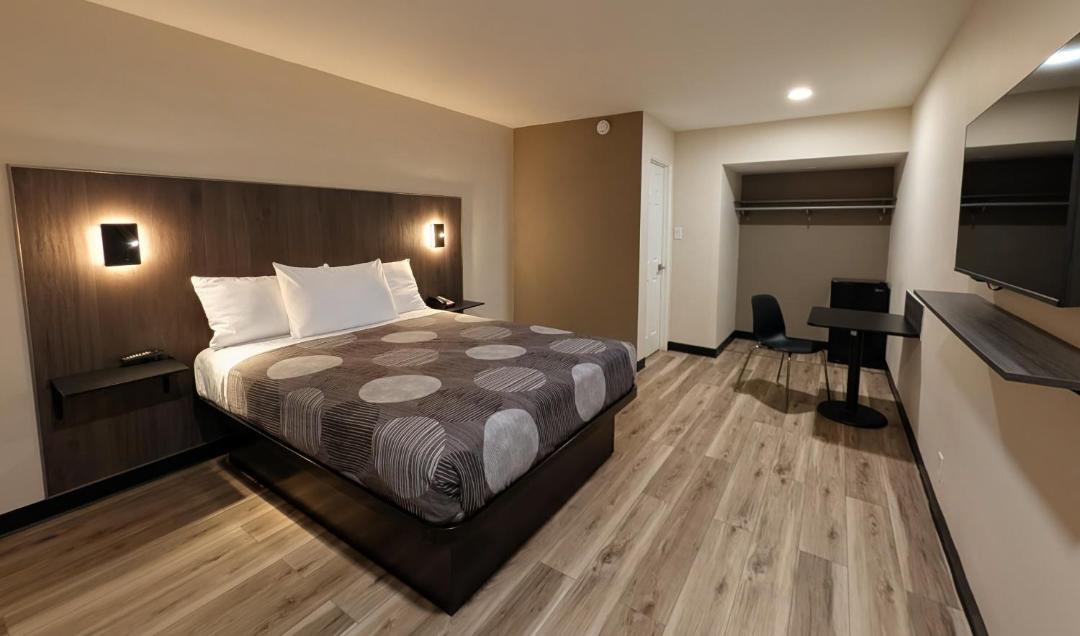 Photo of Bedroom in Chicago Heights