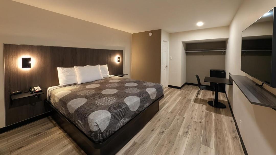 Photo of Bedroom in Chicago Heights