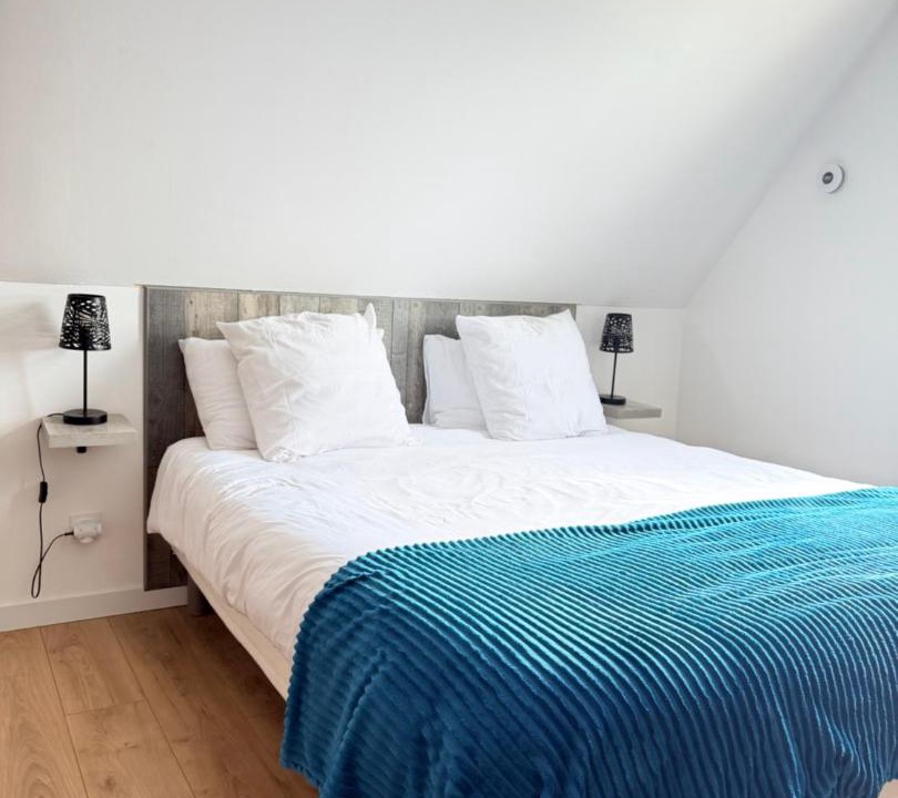 Photo of Others in Isques