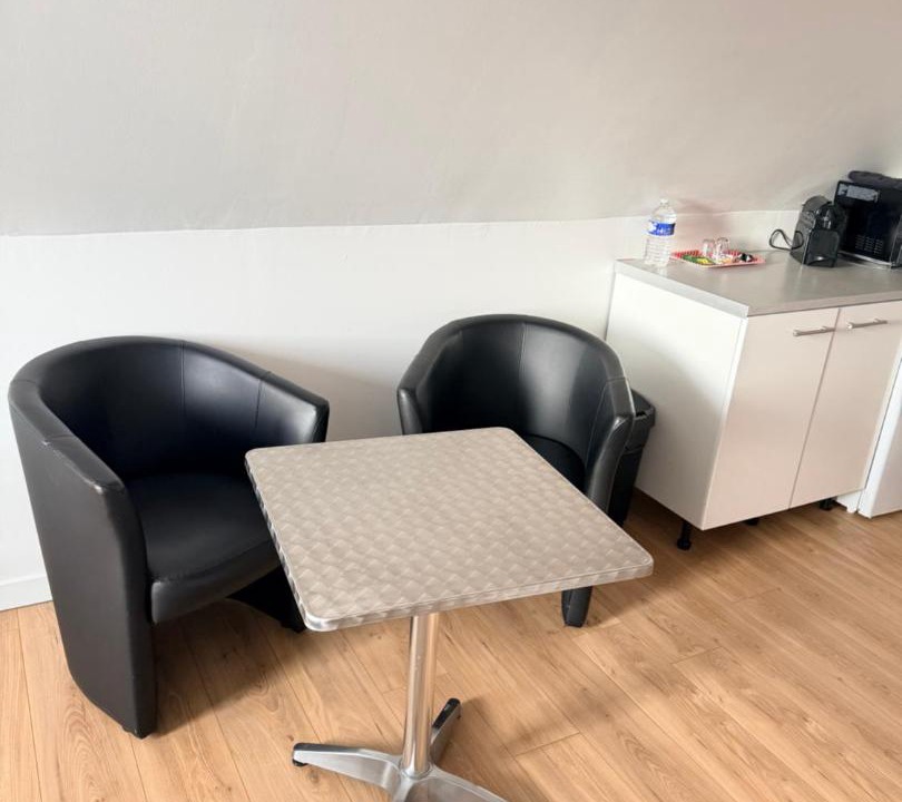 Photo of Others in Isques