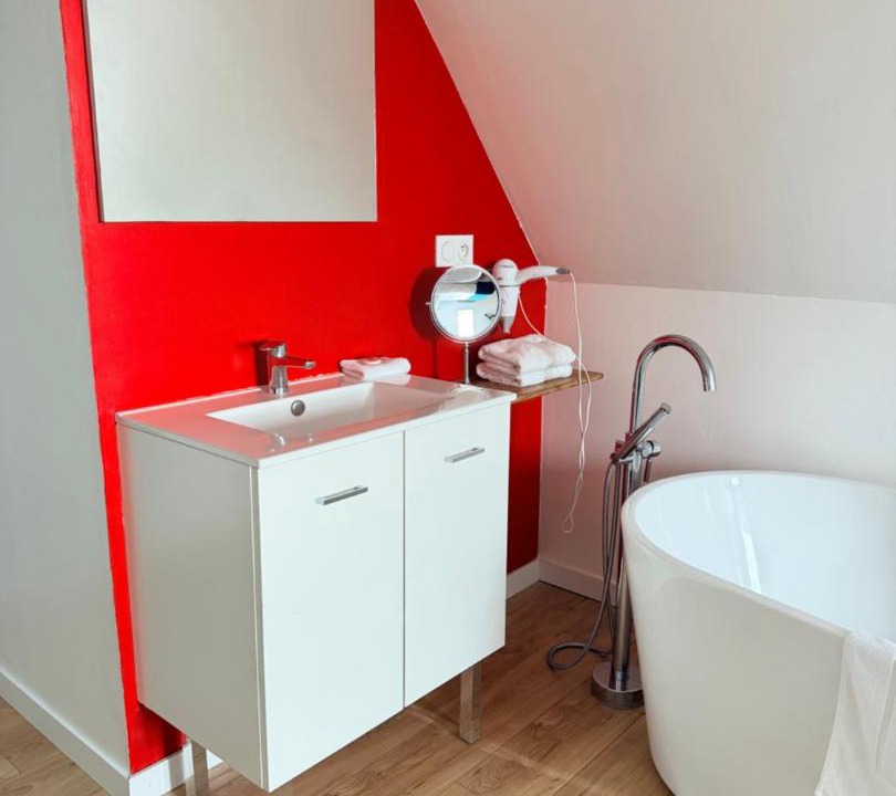 Photo of Others in Isques