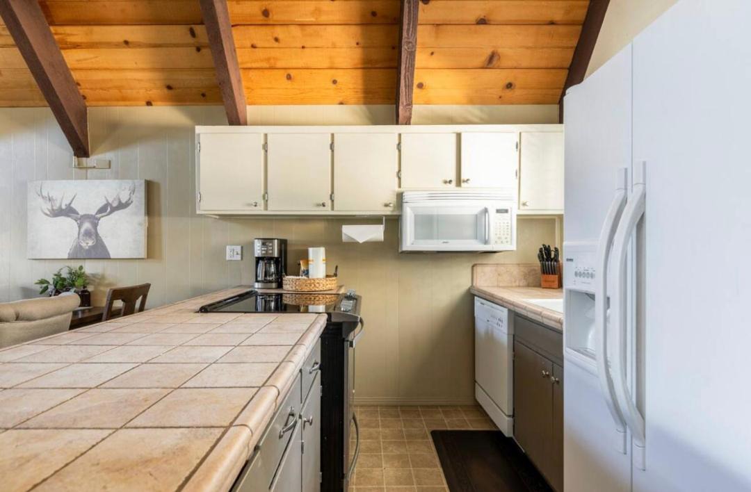 Photo of Kitchen in Mammoth Lakes