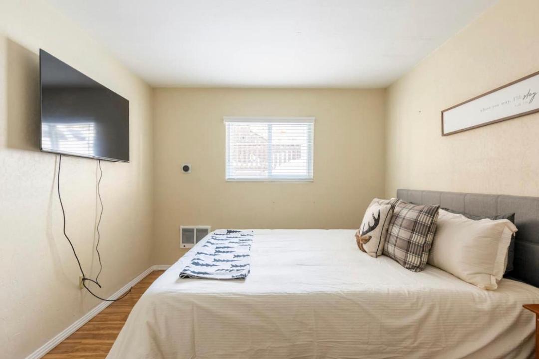 Photo of Bedroom in Mammoth Lakes