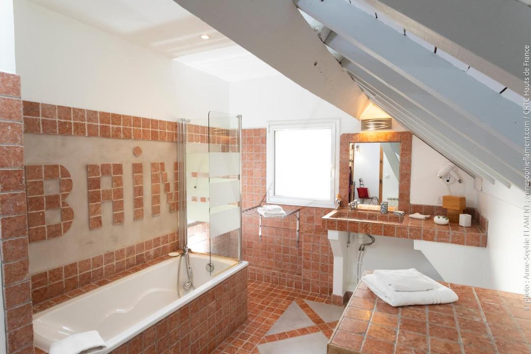 Photo of Bathroom in Noyant-et-Aconin