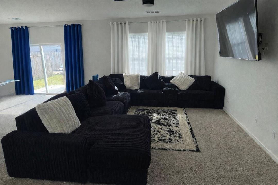 Photo of Livingroom in Northside