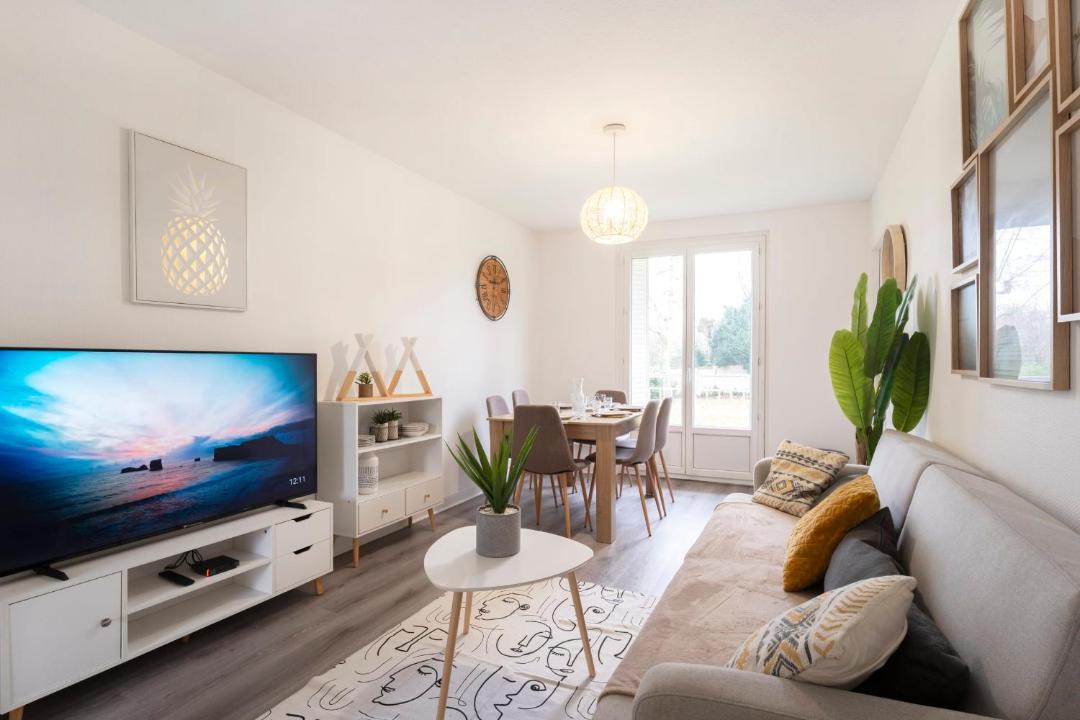 Photo of Livingroom in Quartier Beauregard-Boufflers-Buthegnemont-Boudonville
