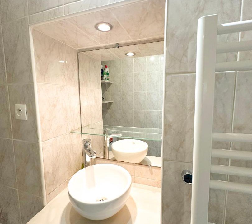 Photo of Bathroom in Val-de-Grace