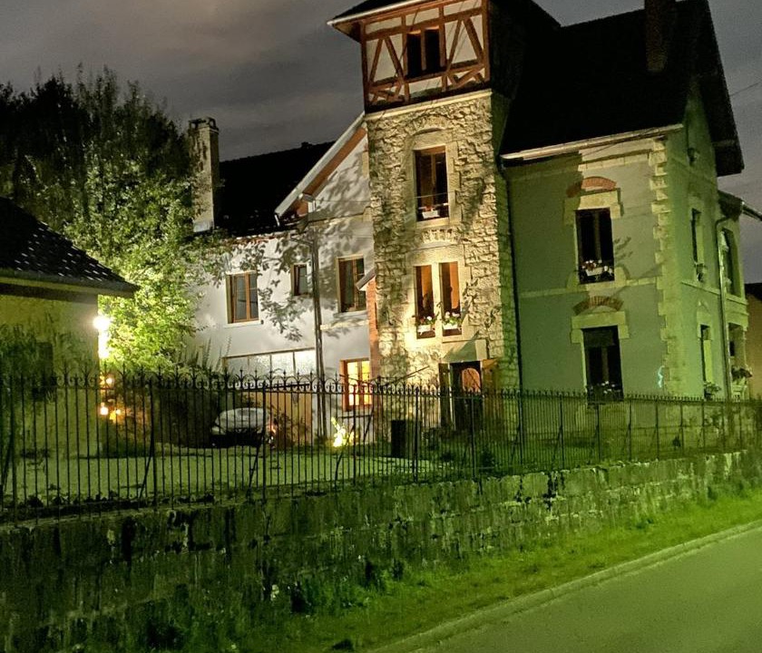 Photo of Others in Lebetain