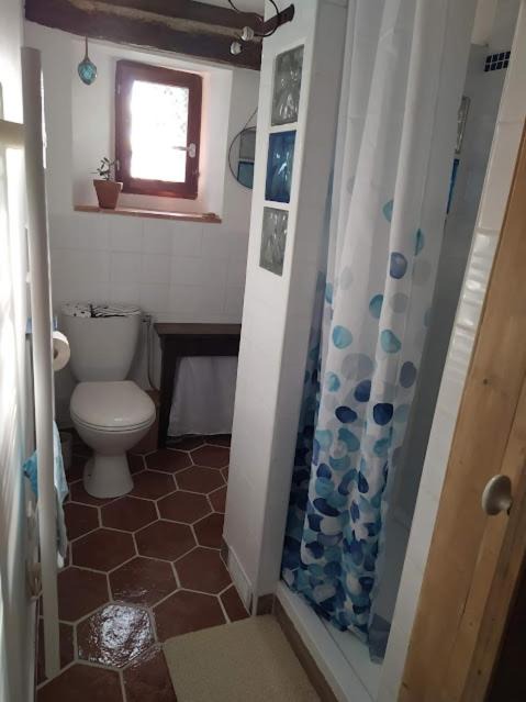 Photo of Bathroom in Montabon