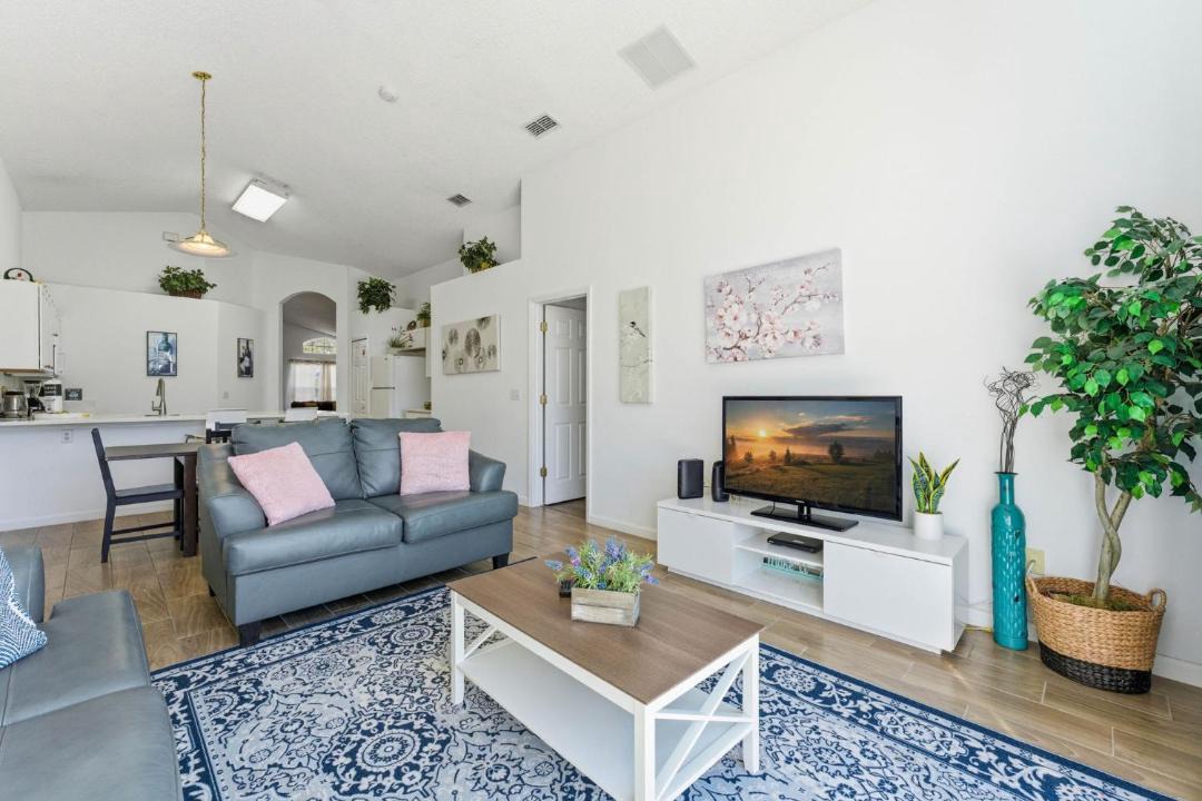 Photo of Livingroom in Seasons