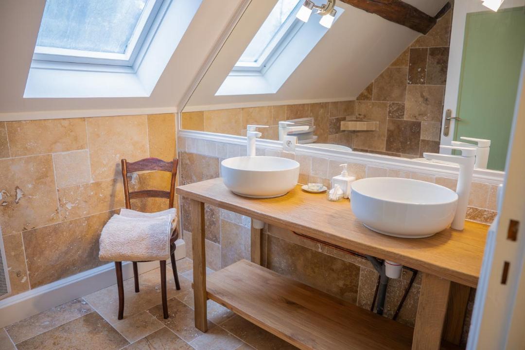 Photo of Bathroom in Richarville