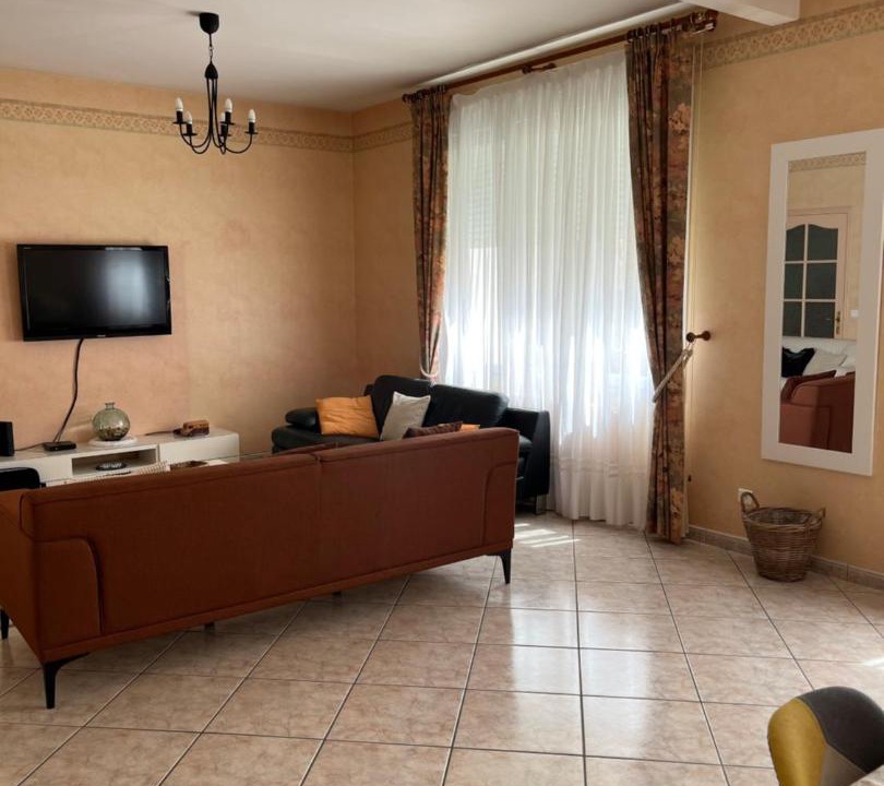 Photo of Others in Pons