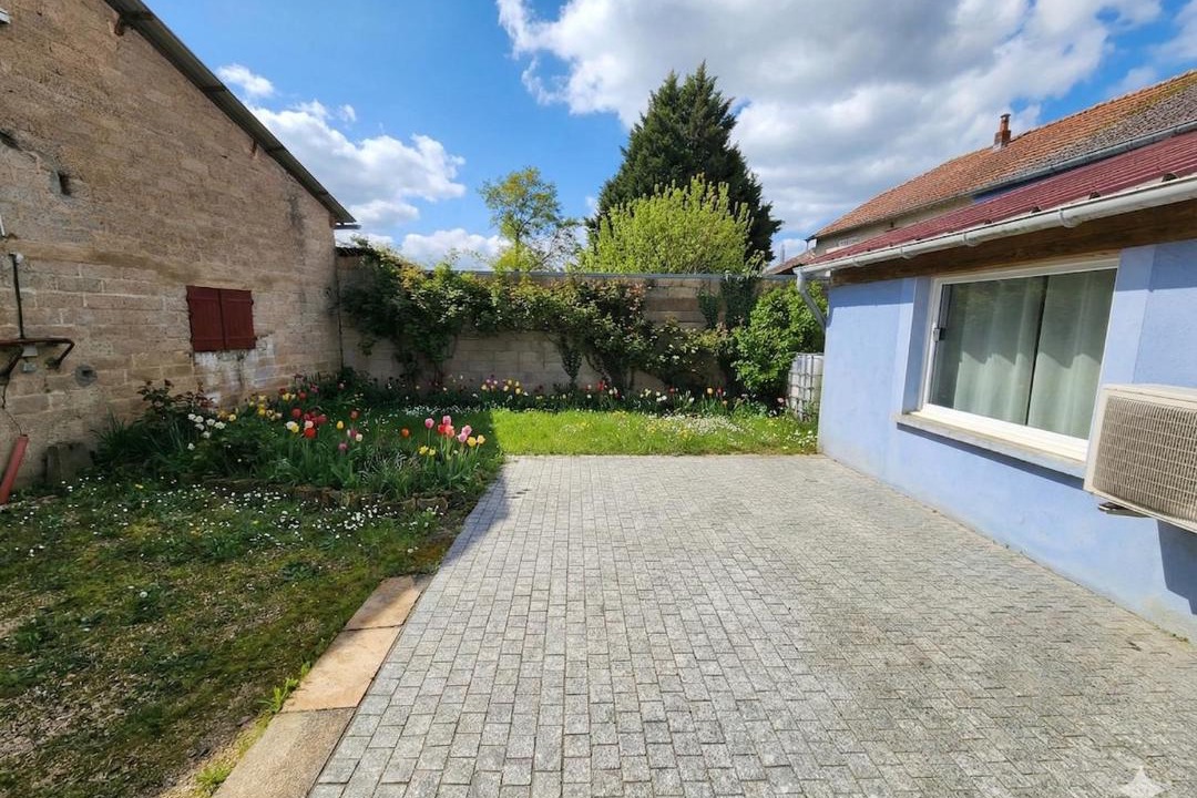 Photo of Others in Velet