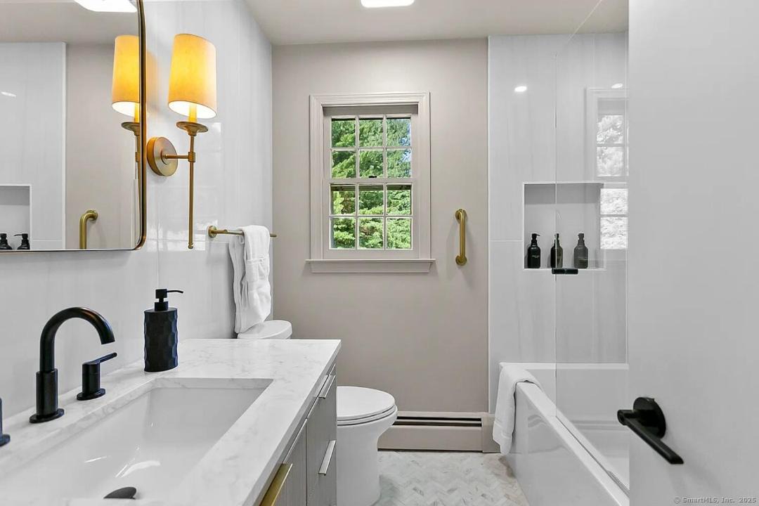Photo of Bathroom in Redding Ridge
