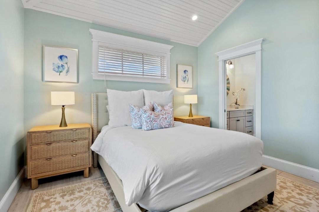 Photo of Others in Holmes Beach