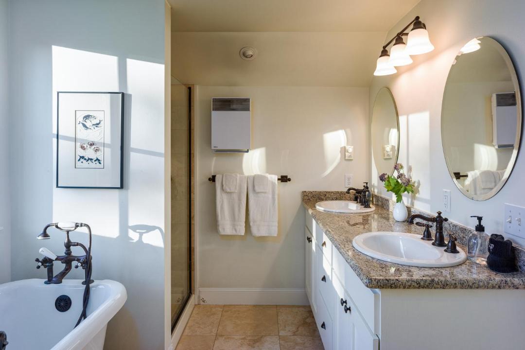 Photo of Others in Eastsound