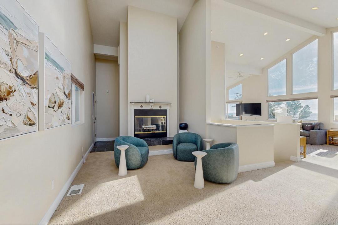 Photo of Livingroom in Crescent City North