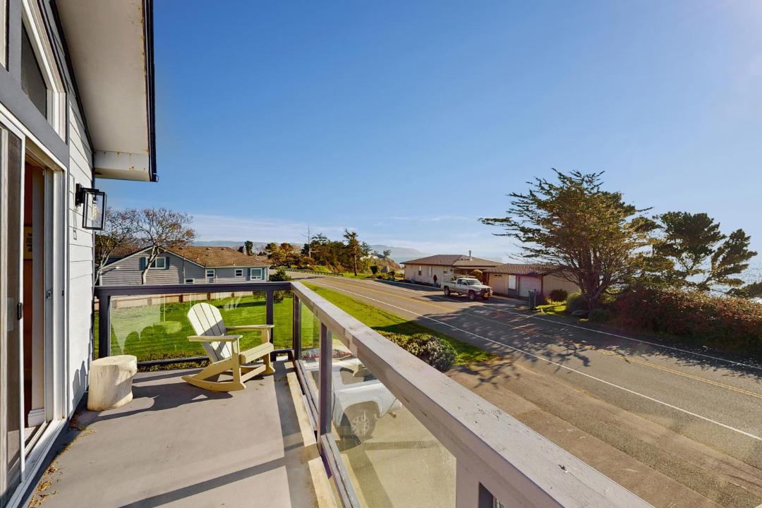 Photo of Patio Balcony in Crescent City North