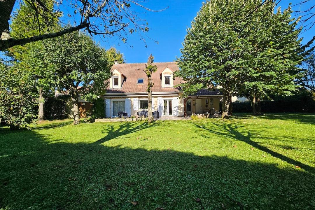 Photo of Others in Mandres-les-Roses