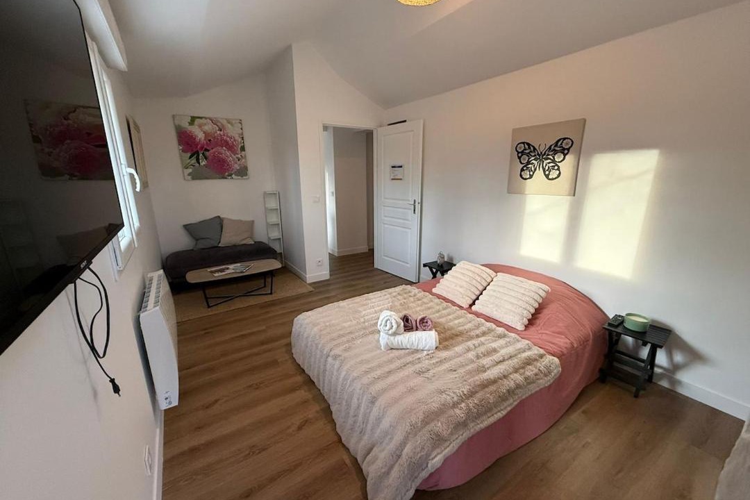 Photo of Bedroom in Mandres-les-Roses