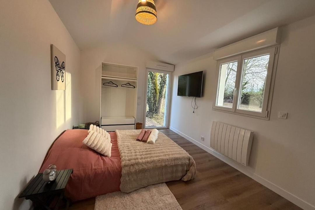 Photo of Bedroom in Mandres-les-Roses