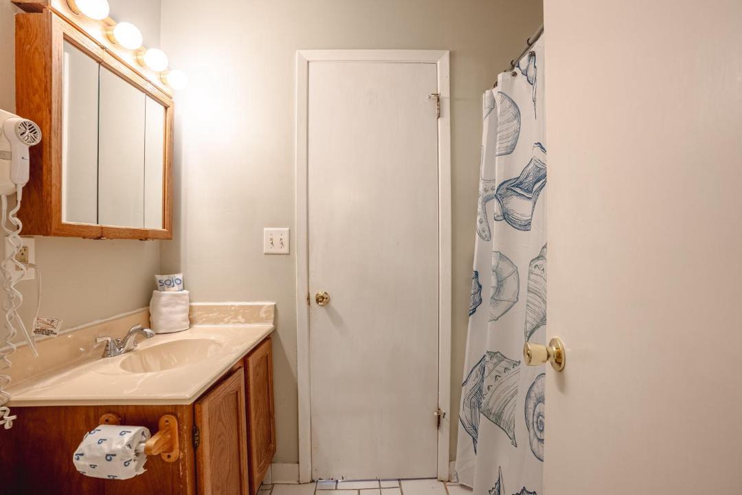 Photo of Bathroom in El Centro Beach
