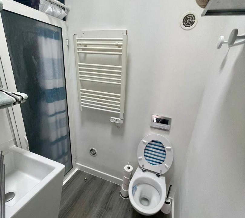 Photo of Bathroom in Rungis