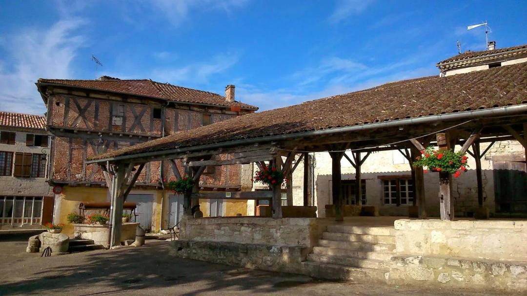 Photo of Buildings in Saint Maurin