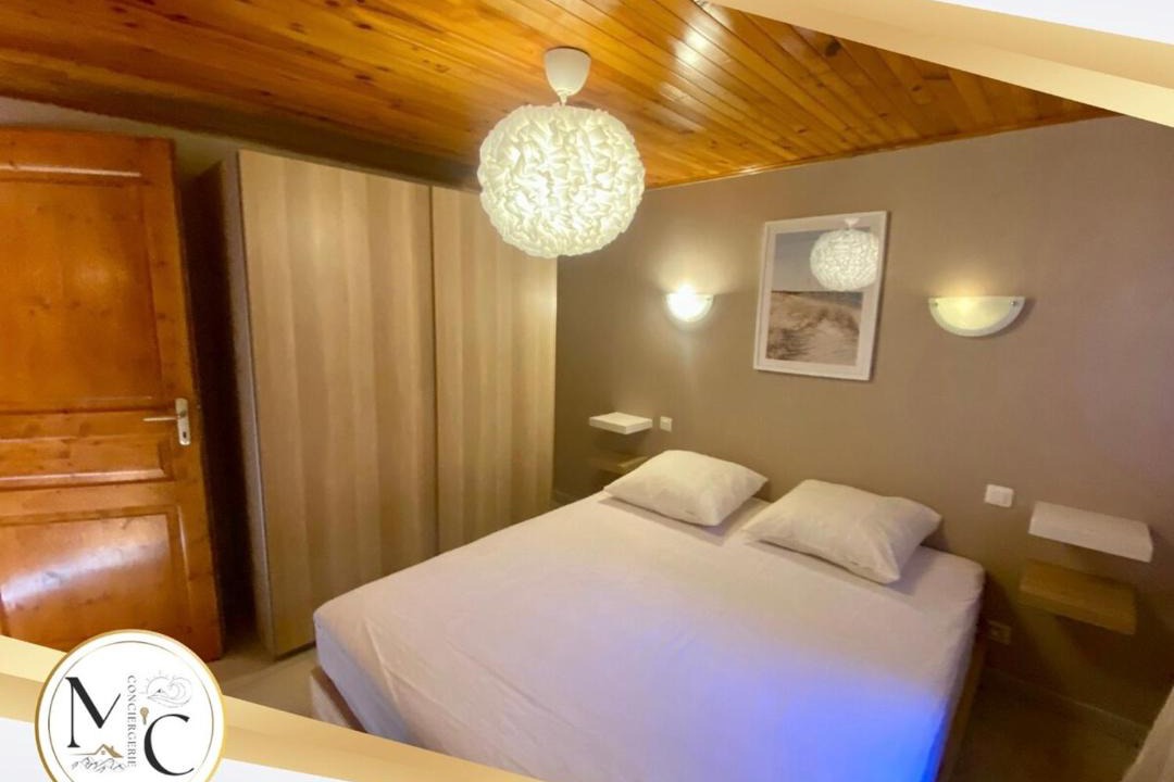 Photo of Bedroom in Allos