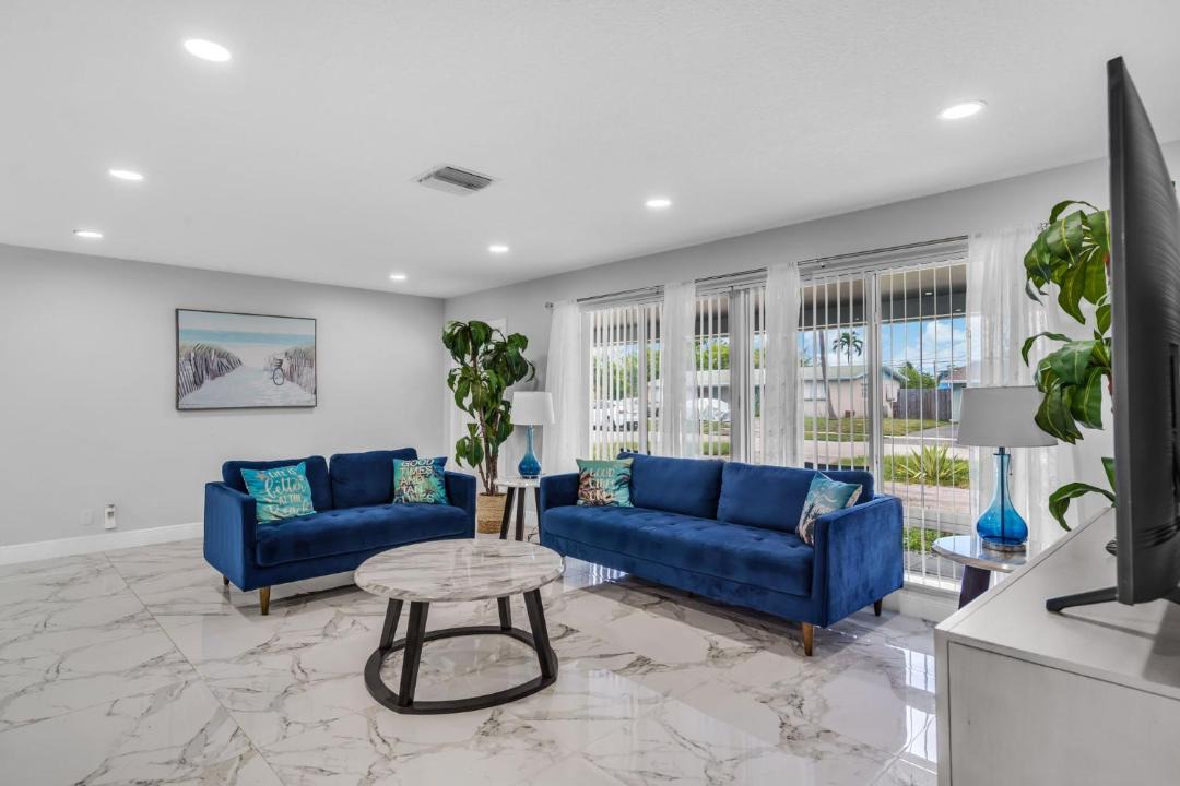 Photo of Livingroom in Deerfield Beach