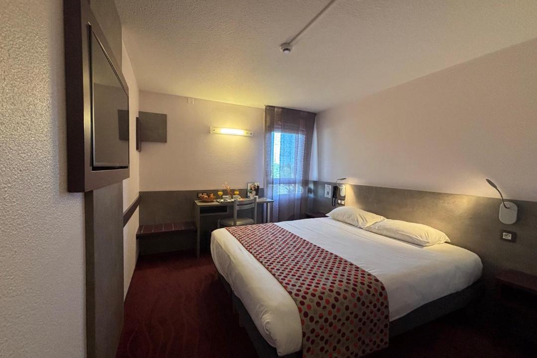 Photo of Bedroom in Saint-Saturnin