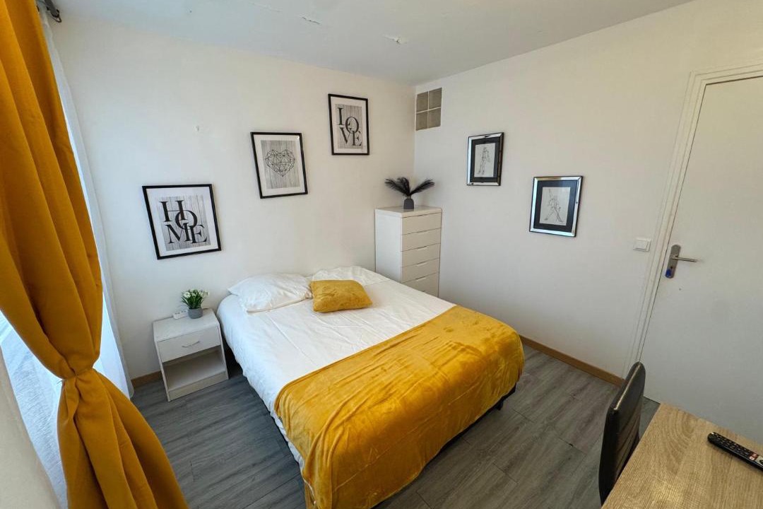 Photo of Bedroom in Center