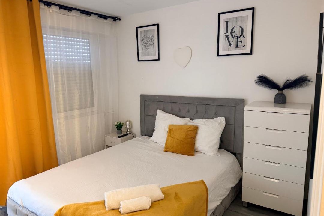 Photo of Bedroom in Center