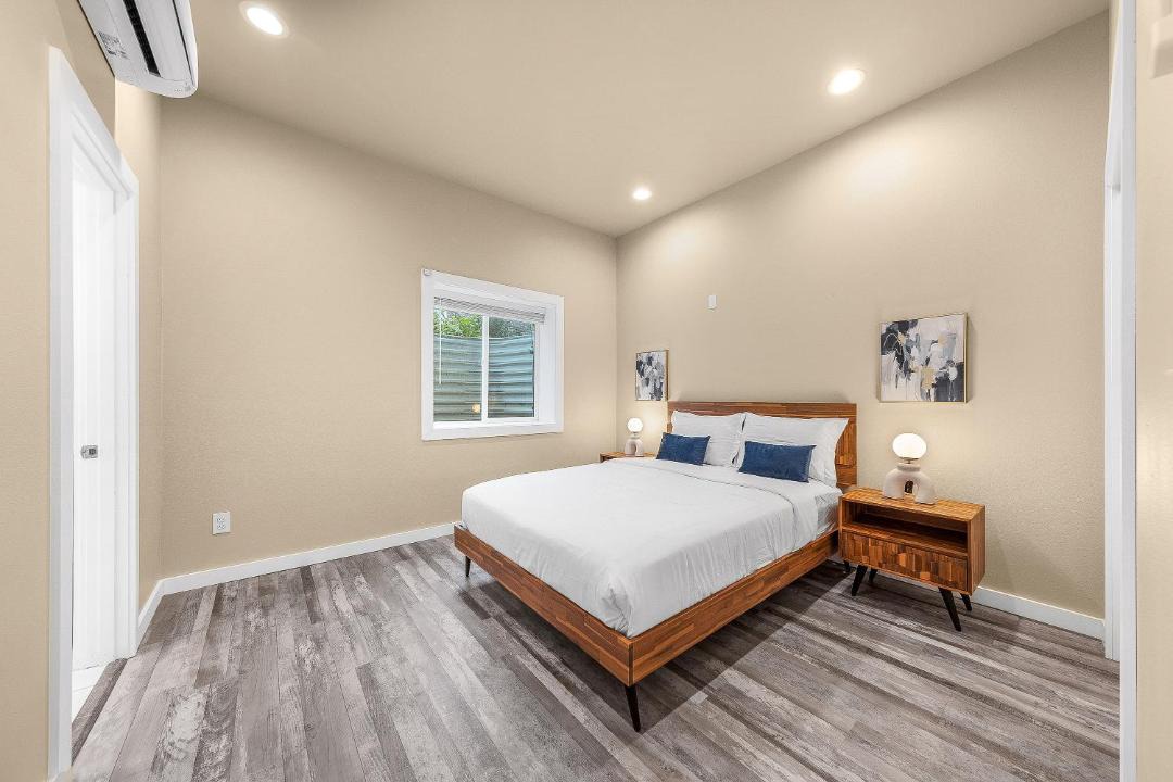 Photo of Bedroom in Minor