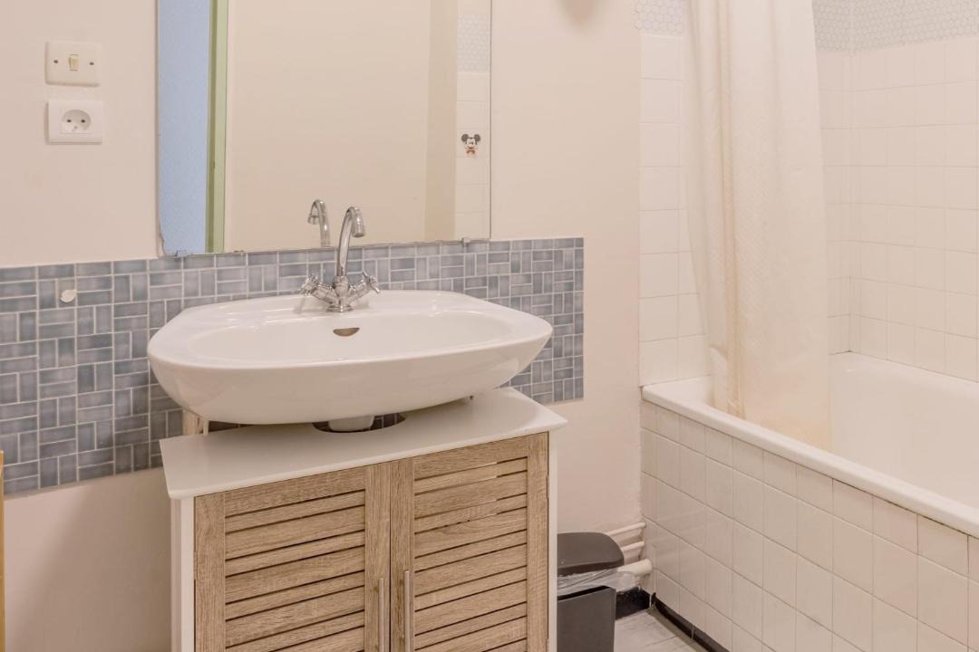 Photo of Bathroom in Sablons - Newton