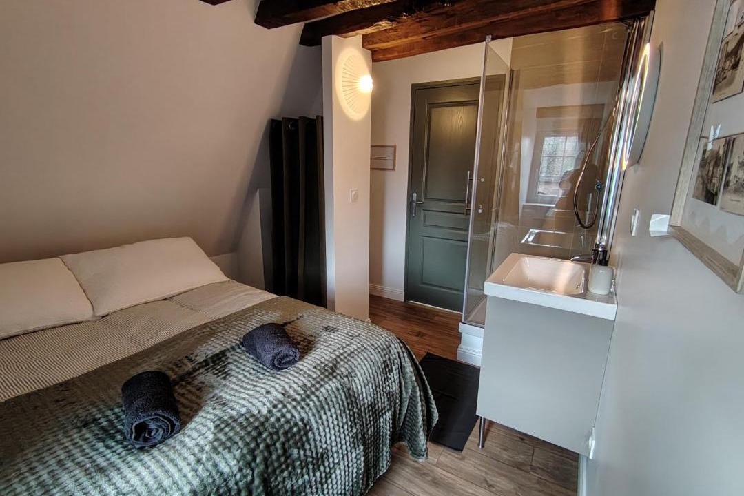 Photo of Bedroom in Pont-Audemer