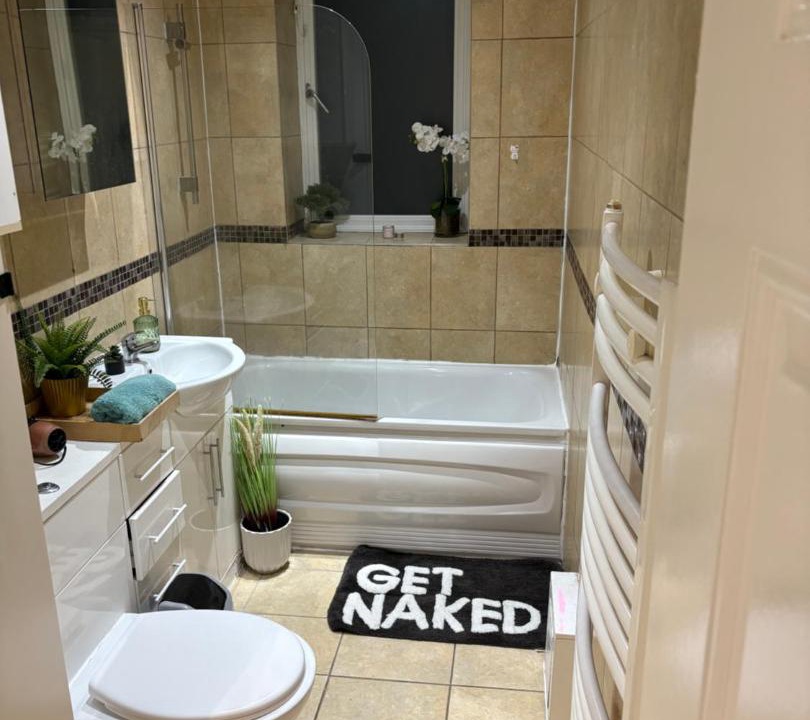 Photo of Others in Shadwell