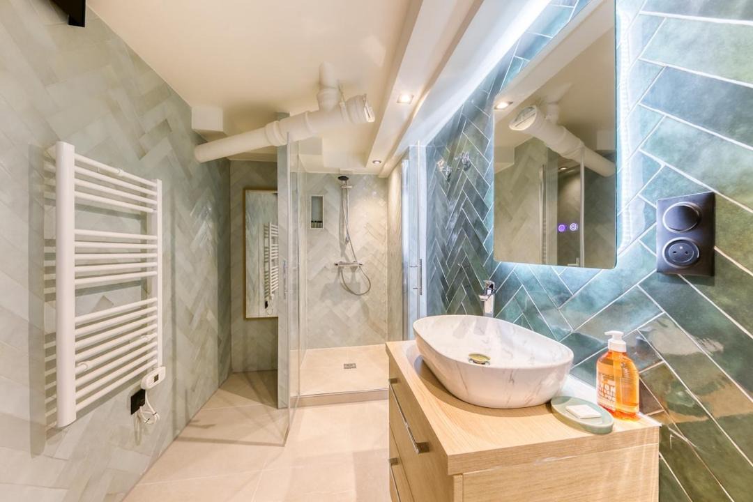Photo of Bathroom in Joinville-le-Pont
