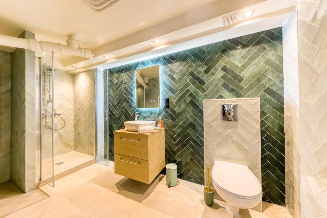 Photo of Bathroom in Joinville-le-Pont
