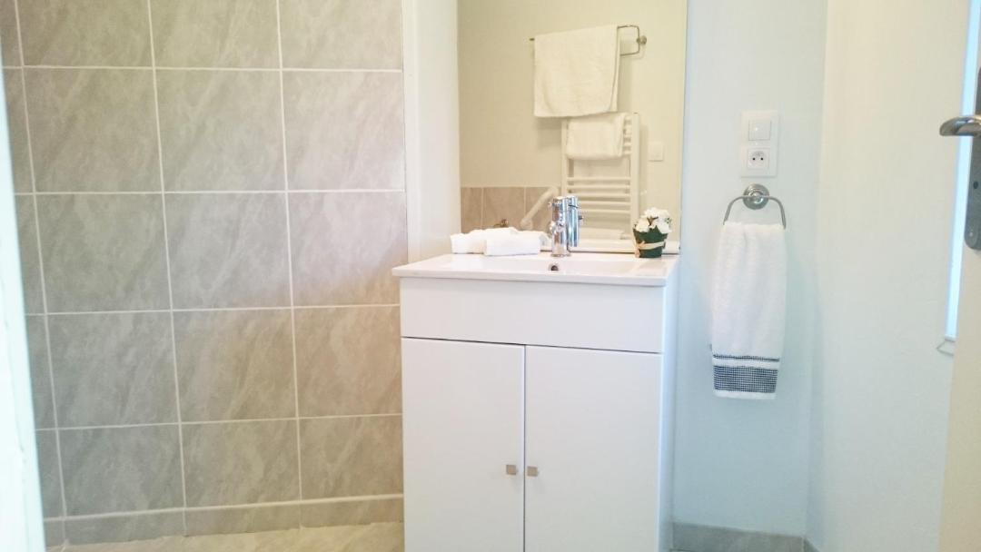Photo of Bathroom in Noyant-Villages