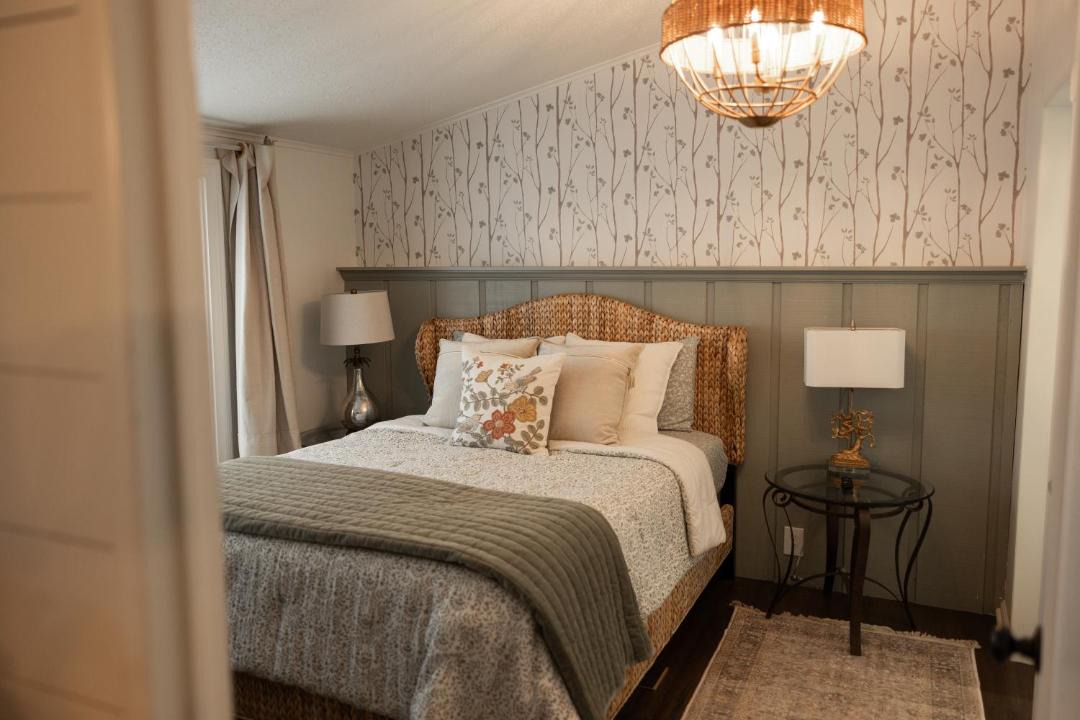 Photo of Bedroom in Dahlonega