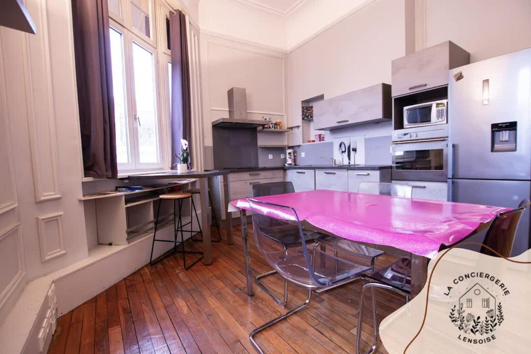 Photo of Kitchen in Lens
