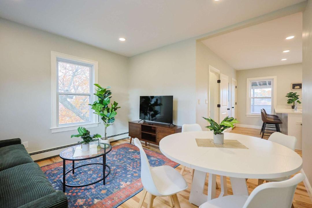 Photo of Others in Cleveland Circle