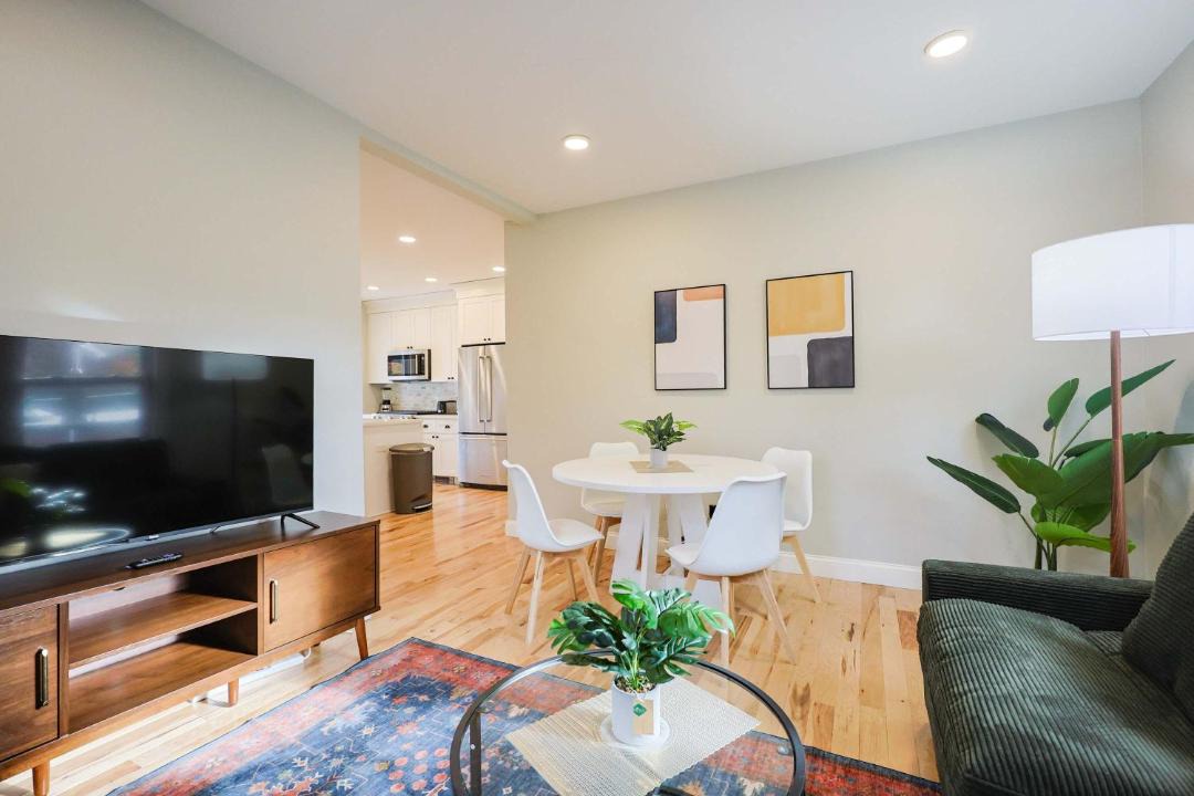 Photo of Others in Cleveland Circle