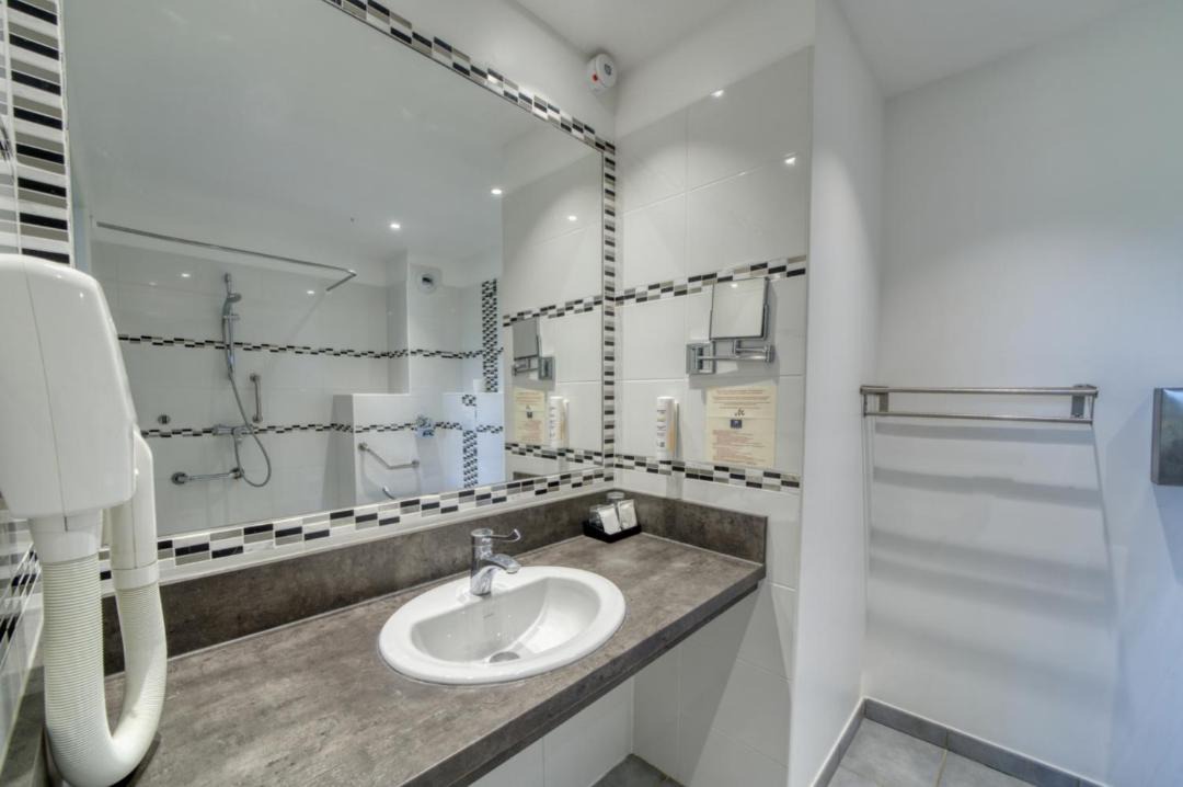 Photo of Bathroom in Collias