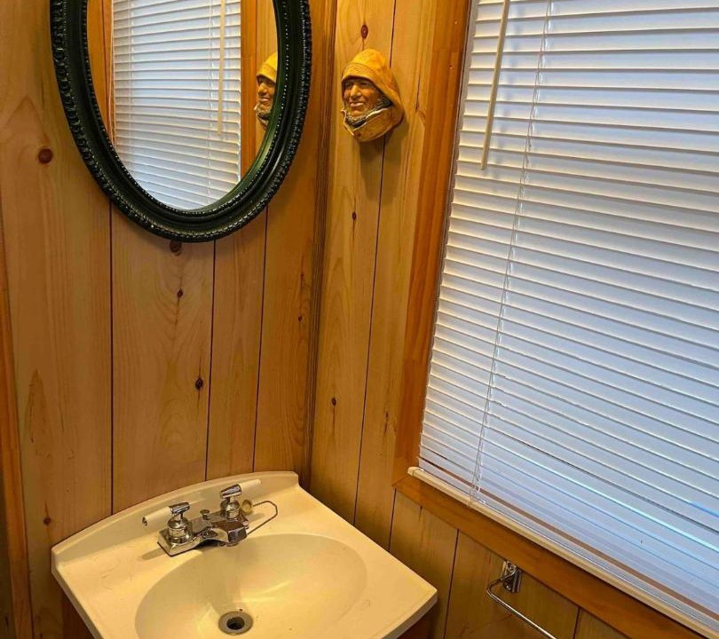 Photo of Bathroom in Algonquin Highlands