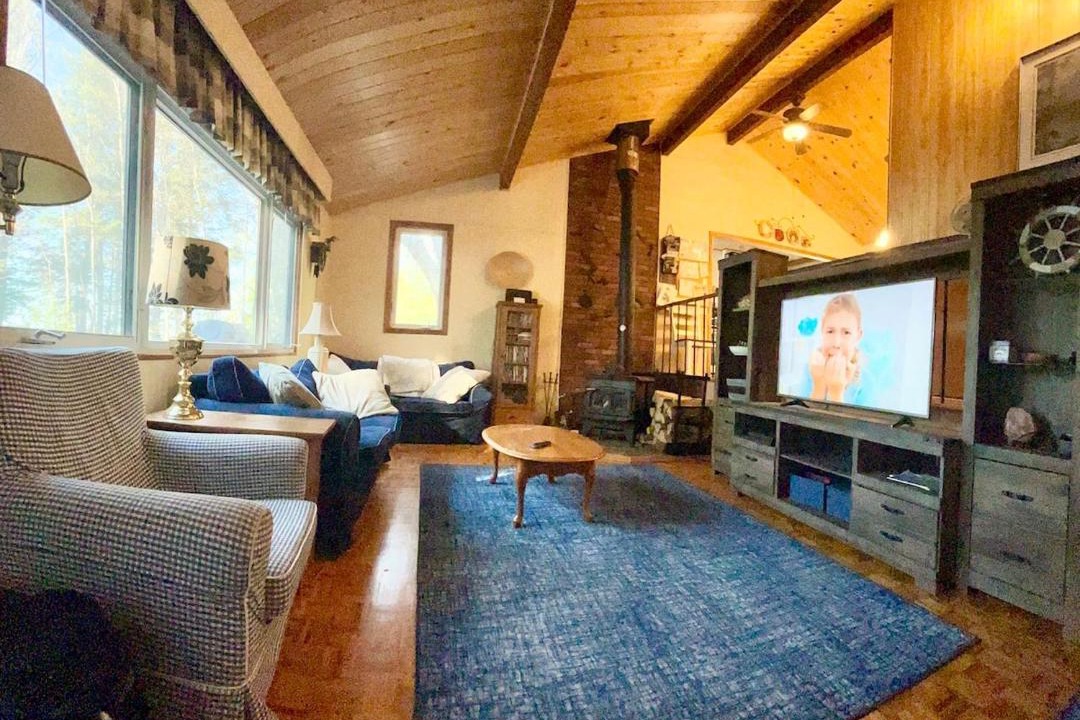Photo of Livingroom in Algonquin Highlands