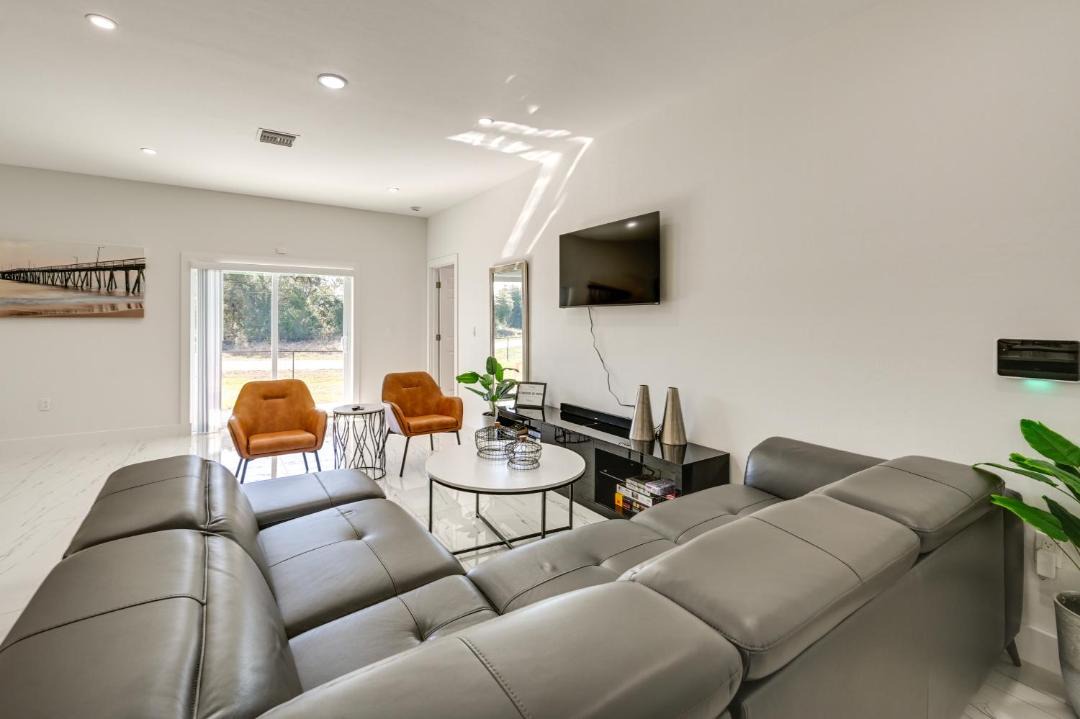 Photo of Livingroom in Lehigh Acres
