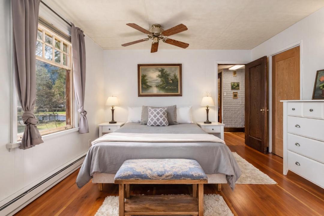 Photo of Bedroom in Leavenworth